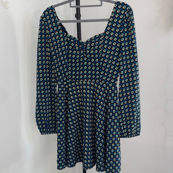 Band Of The Free Dresses & Skirts - Chic Geometric Long Sleeve Dress